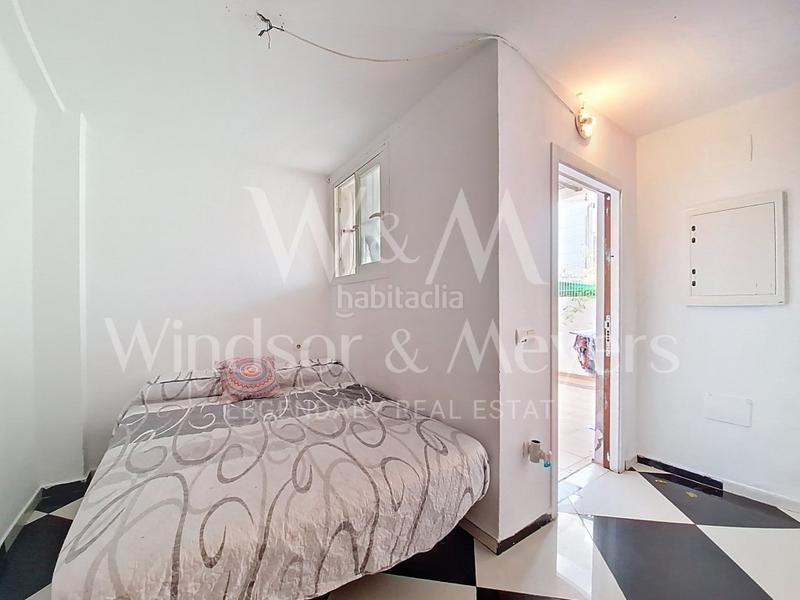Foto f69448fa-fa80-44de-8339-16491908a3ea. Piso en calle josep tur i llaneras 14 se vende piso de 3 habitaciones en cas serres con patio en Ibiza