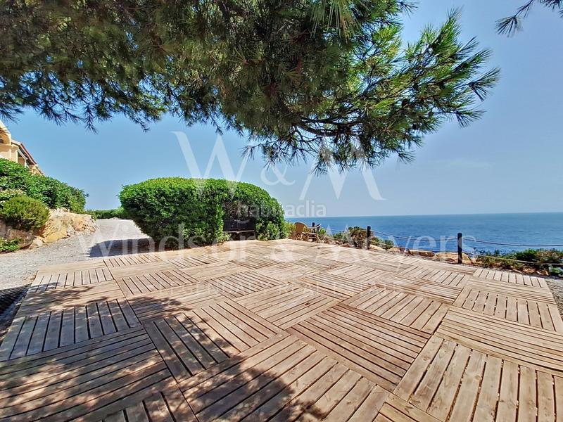 Foto a6e6f813-8ab7-4df6-9d2c-9800fab057fb. Ático en calle club cala azul se vende ático en cala llenya con acceso directo al mar en Santa Eulària