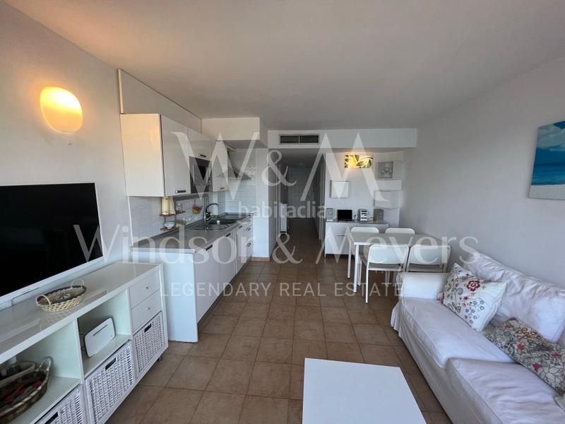 Foto 75a09f44-5f77-45d9-ba2b-cc826ade9bb6. Piso en avenida des canar se vende ático en es canar en primera línea de mar en Santa Eulària