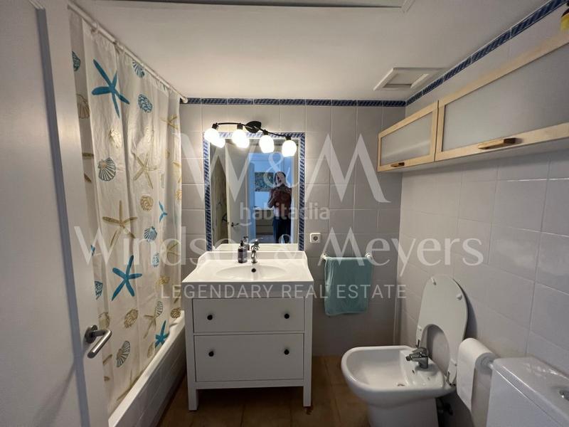 Foto eed273f3-2a8f-4f39-ae6e-1b7d7e043cb2. Piso en avenida des canar se vende ático en es canar en primera línea de mar en Santa Eulària