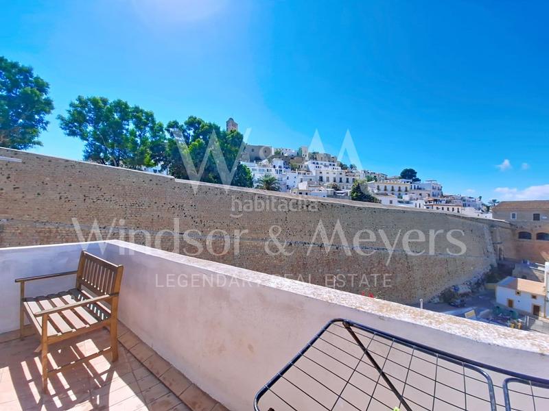 Foto d219f70f-c9f7-41bc-b2d8-e3cc17f53078. Dúplex a calle santa llucia 17 a Dalt Vila-La Marina Ibiza