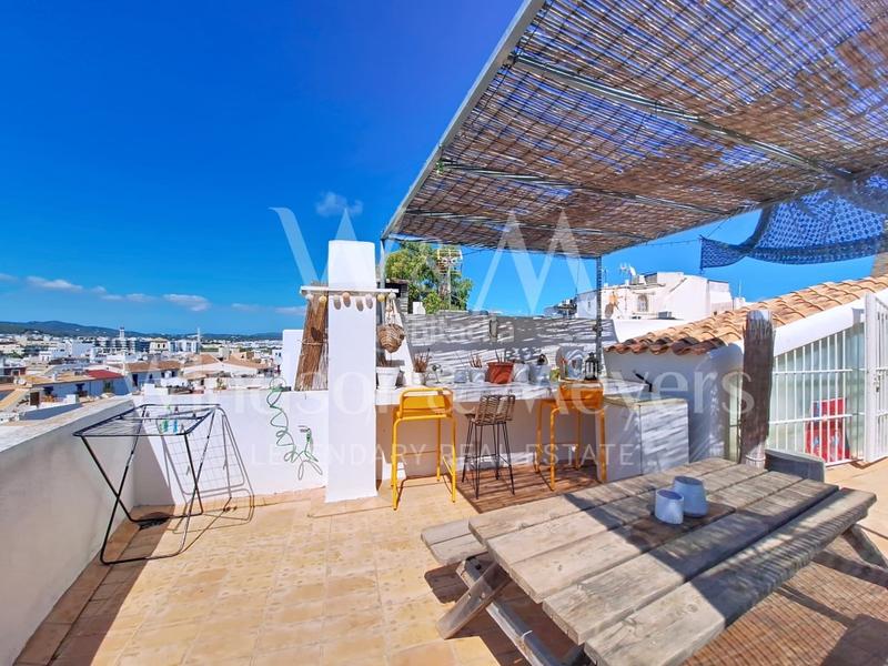 Foto d54ed55b-c9d4-4bb1-a85d-e0d5c51ede25. Dúplex a calle santa llucia 17 a Dalt Vila-La Marina Ibiza