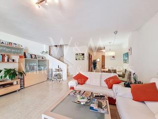 Maison jumelée à Carrer del bisbe llocer. Se vende adosado en ibiza con parking