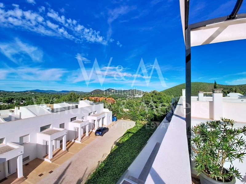 Foto 3532c258-1a2d-4e2b-a8e1-ee8d41e97d85. Duplex avec chauffage parking piscine dans Roca Llisa Santa Eulària