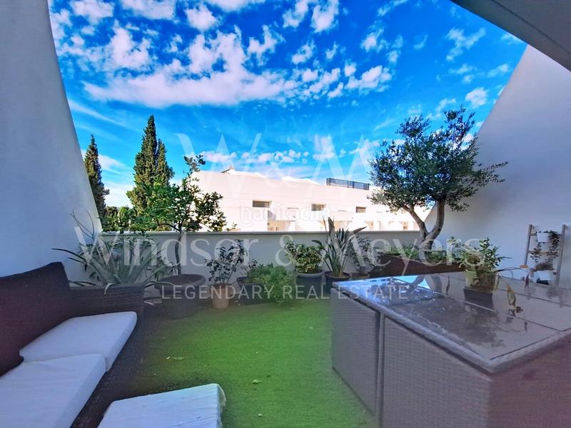 Foto 3ab20bcd-f133-435a-a51b-5d48461370e0. Duplex avec chauffage parking piscine dans Roca Llisa Santa Eulària