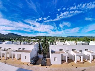 Duplex  Carrer parís. Se vende duplex adosado en roca llisa, santa eulalia