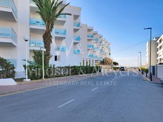 Appartement à Calle elx 5. Se vende piso 2 habitaciones parking y trastero en port des torr
