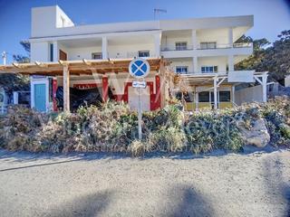 Local commercial à Carrer castelldefels, 14 14. Exclusivo edificio en cala vadella