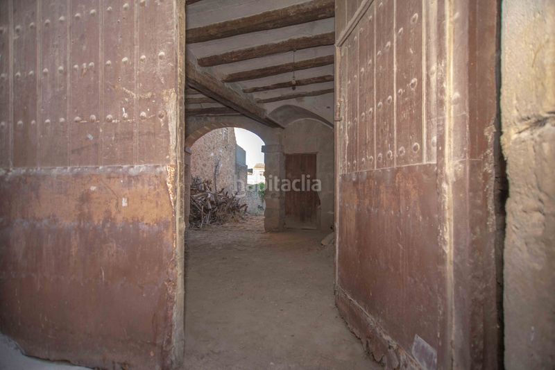Foto ad0795f8-848d-431c-9aec-51ce3fac0740. Casa amb xemeneia aparcament a Torrebesses
