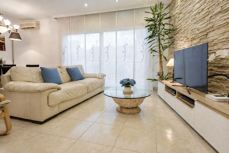 Foto 062b0a31-9484-473b-9a3a-89a5e8c27a5e. Casa amb xemeneia calefacció aparcament a Bell-lloc d´Urgell
