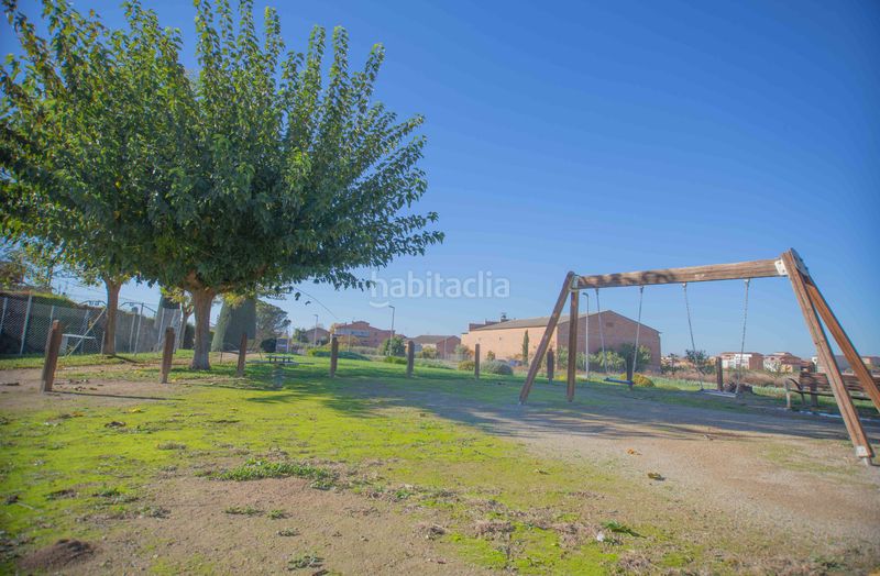 Foto c39af596-3e95-48ce-b66a-fd116226e78b. Casa amb xemeneia calefacció aparcament a Bell-lloc d´Urgell