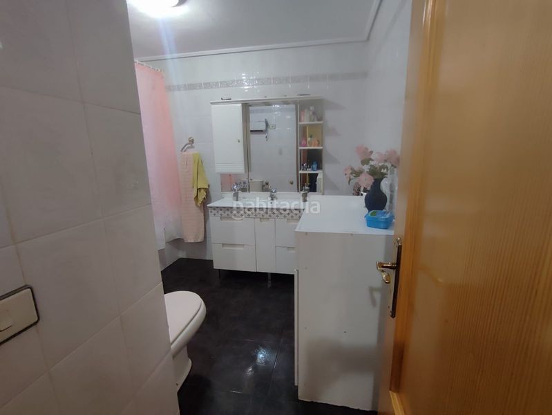 Foto 512e2a35-421c-4385-8e84-fc6d8438af56. Casa adossada a Vall d´Uixó (la)