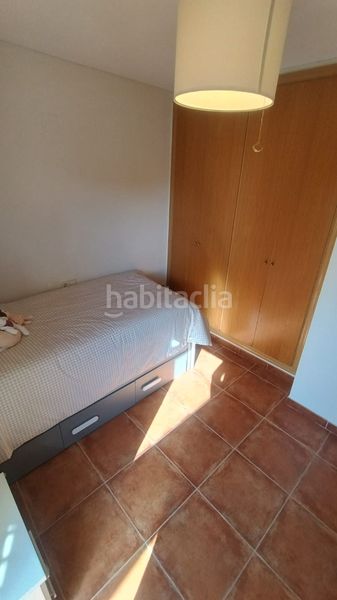 Foto 3b0a0726-e9c3-4a05-b62d-b0d1ad250ef2. Casa adossada amb xemeneia calefacció aparcament piscina a Sagunt