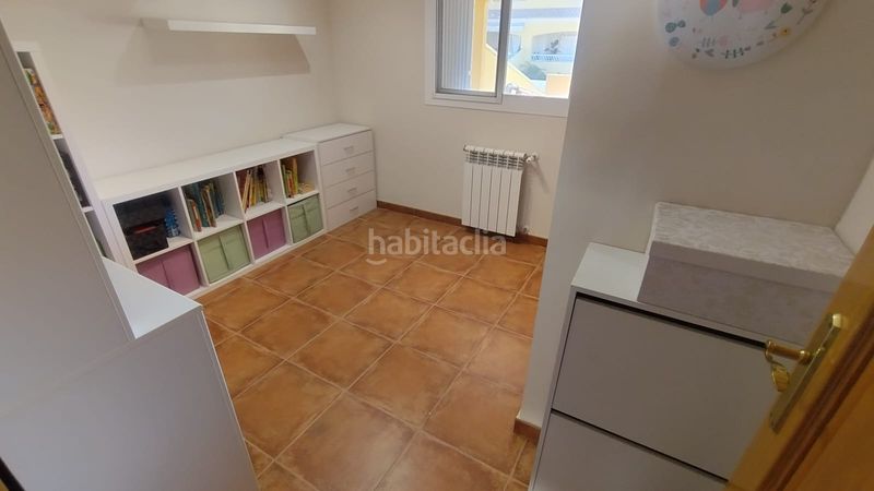 Foto 5f7bc904-9003-46b7-8391-efe00160ac50. Casa adossada amb xemeneia calefacció aparcament piscina a Sagunt