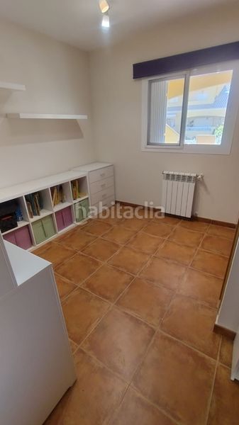 Foto a2b697bb-a58a-475c-a9e1-2997e8f3d146. Casa adossada amb xemeneia calefacció aparcament piscina a Sagunt