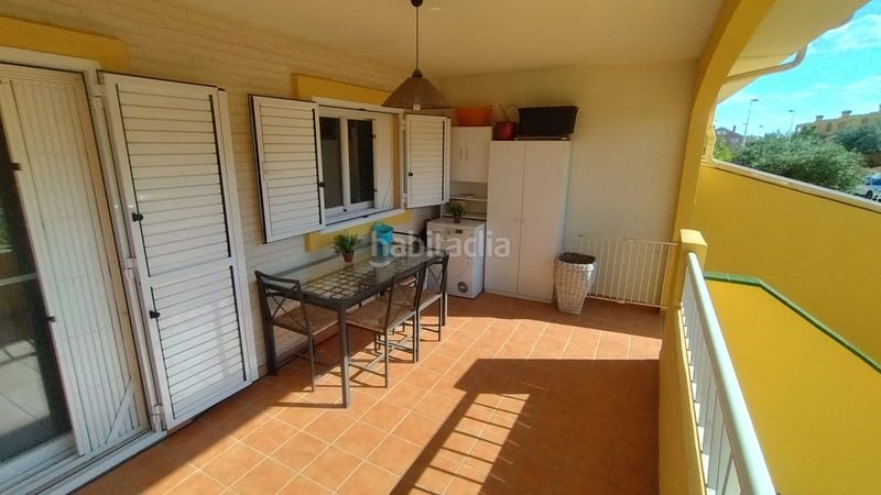 Foto e4a11c46-819d-46b3-8137-e20c6e7f9c71. Casa adossada amb xemeneia calefacció aparcament piscina a Sagunt