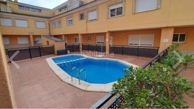 Foto 87bc476c-93ec-44e2-a542-1dc2127a822f. Casa adossada amb piscina a Gilet