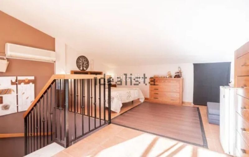Foto bf43976e-309a-47b9-bfc5-8eed6a38a307. Casa adossada amb piscina a Gilet