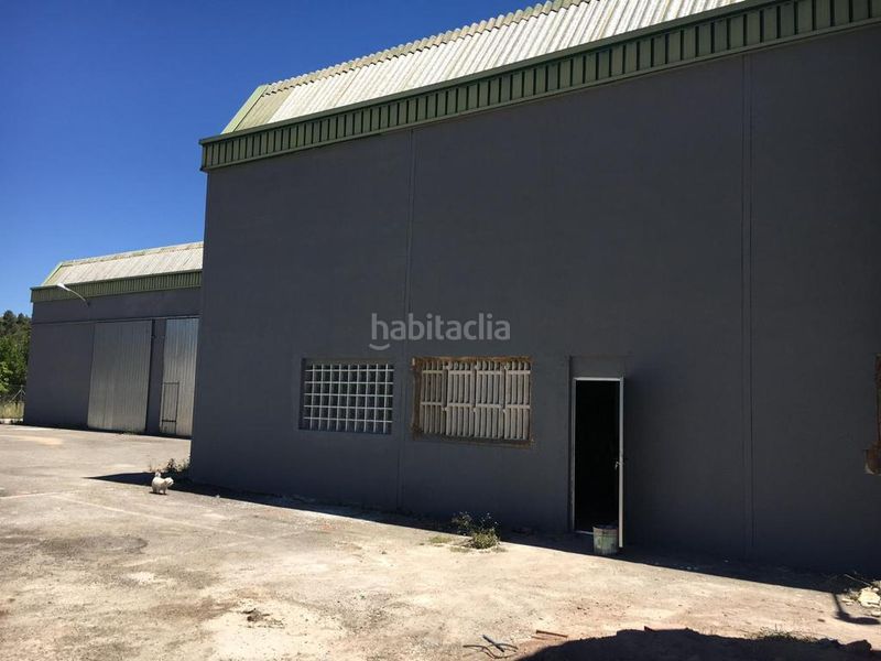 Foto 73a61145-96c8-4108-9c3b-cc98a40e3646. Nau industrial a Segorbe