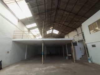 Bâtiment à usage industriel  Carrer honorio maura. Nave al lado de la estación de tren de sagunto