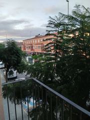 Appartement  Carrer valència. Piso de 3 habitaciones en zona residencial a 10 minutos de la pl