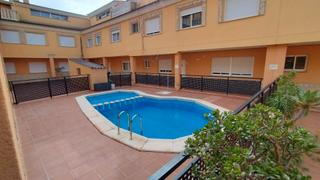 Casa adossada  Carrer sant miquel. Adosado de 4 habitaciones y 3 baños con piscina comunitaria en e