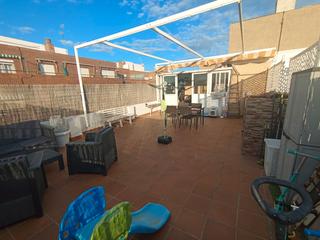 Àtic  Carrer clavells. Atico de 3 habitaciones y 2 baños a 2 calles de la playa