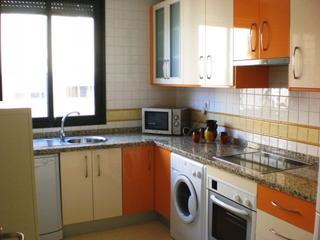 Etagenwohnung  Calle nicolas redondo. Piso en venta tres dormitorios y dos baños, plaza de garaje y tr