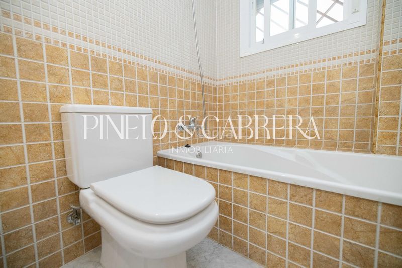 Foto cdd2720a-1e09-43e1-b273-b85ae76d76f5. Pis amb aparcament a Rinconada (La)