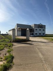 Nave industrial en Pajares. Espectacular nave industrial de 1.268 m2 con vivienda y gran par
