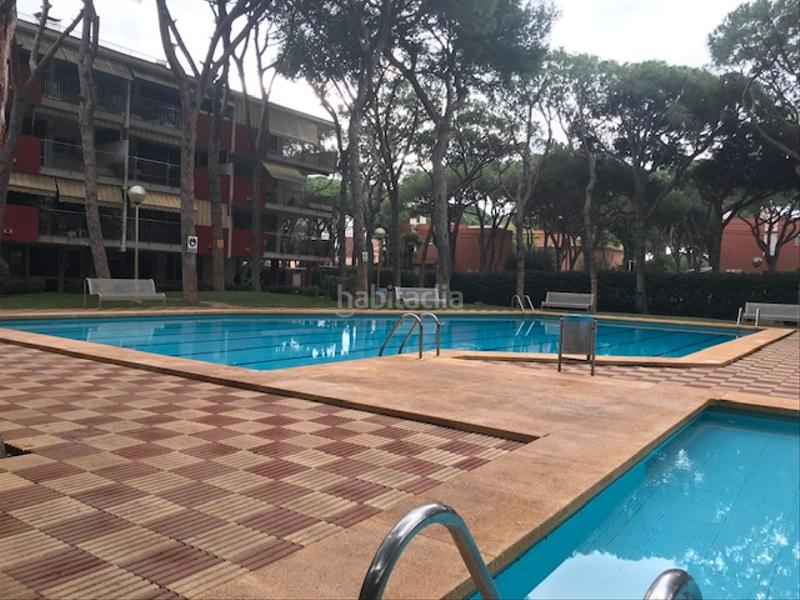 Foto fd086b99-93a4-4a88-9495-85041b265404. Alquiler piso  de alquiler temporal en finca con piscina, 2 habitaciones. en Castelldefels