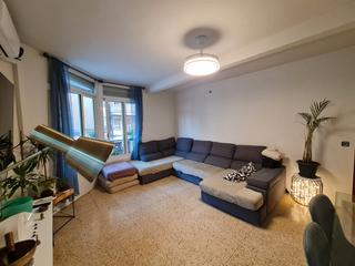 Appartement  Carrer de l'aprestadora. ´precioso piso en l´hospitalet, con 3 habitaciones, excelente si