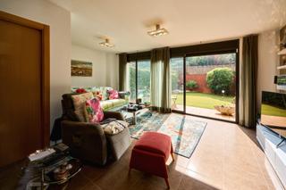 Casa adosada  Carrer del clar de lluna. Preciosa casa de 296 m2  con ascensor en sant quirze, vallsuau c