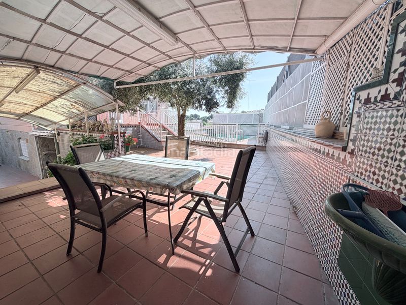 Foto 1f4d4582-7caa-43d1-bcb9-4117eb546075. Casa amb xemeneia calefacció aparcament piscina a Terrassa