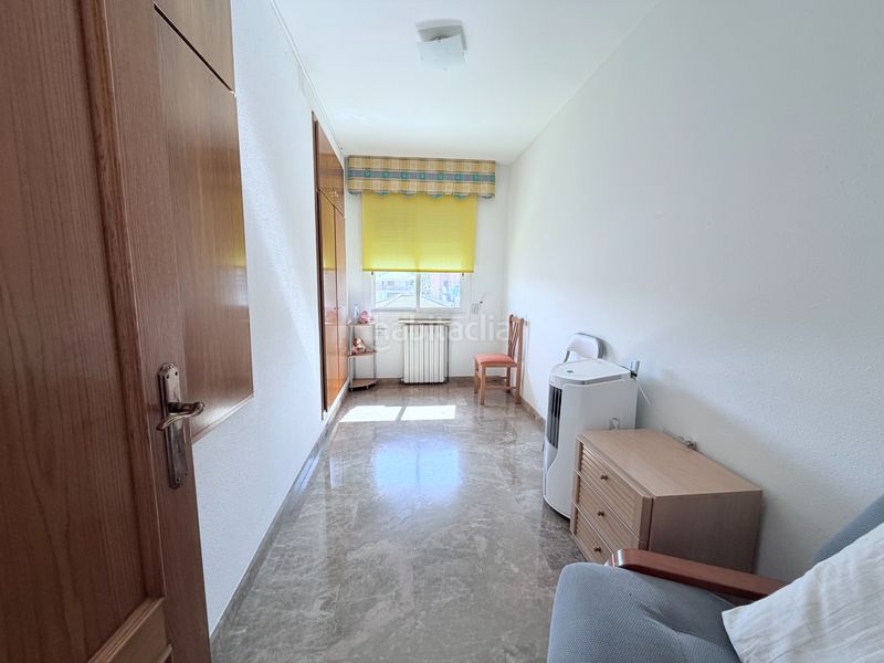 Foto 64a972fb-d2f2-4b12-bdd4-48a36cc05352. Casa amb xemeneia calefacció aparcament piscina a Terrassa