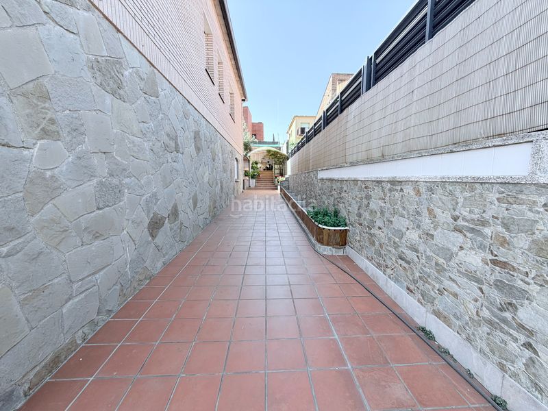 Foto 81c965d2-d91b-41f2-8c30-cef8de9217b5. Casa amb xemeneia calefacció aparcament piscina a Terrassa