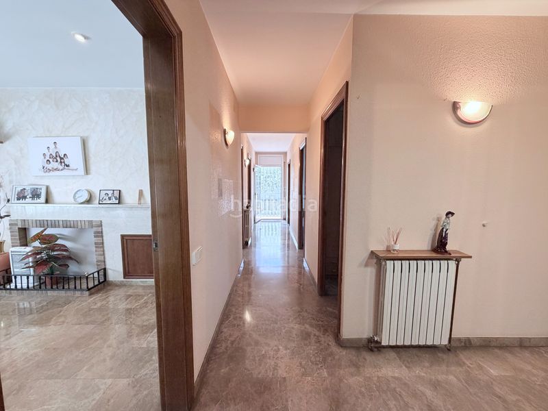 Foto a7c80e94-6a7b-4db2-a8db-e052115ce258. Casa amb xemeneia calefacció aparcament piscina a Terrassa