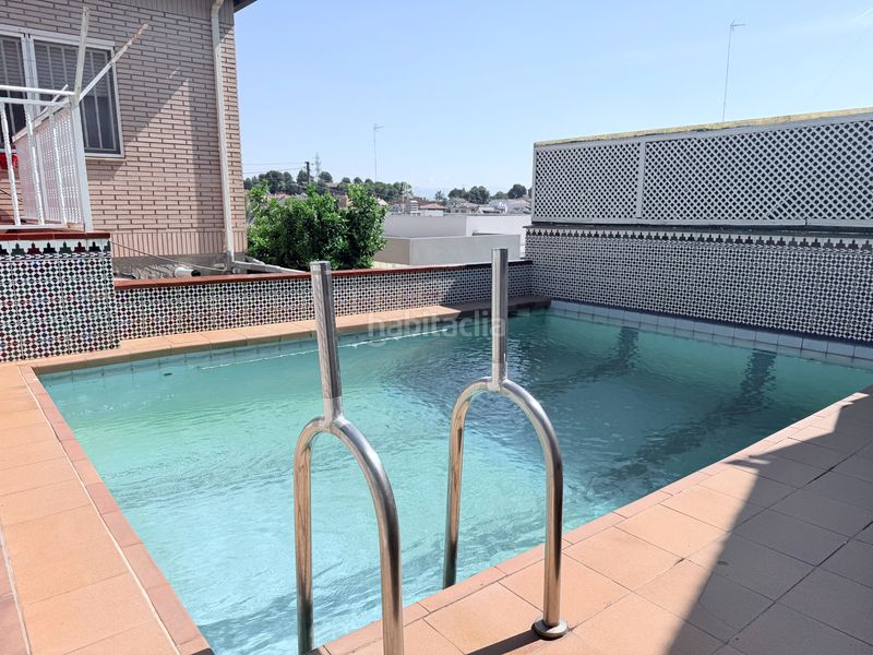 Foto b3b2c3a8-04c6-4e5e-b7bd-d665d584783b. Casa amb xemeneia calefacció aparcament piscina a Terrassa