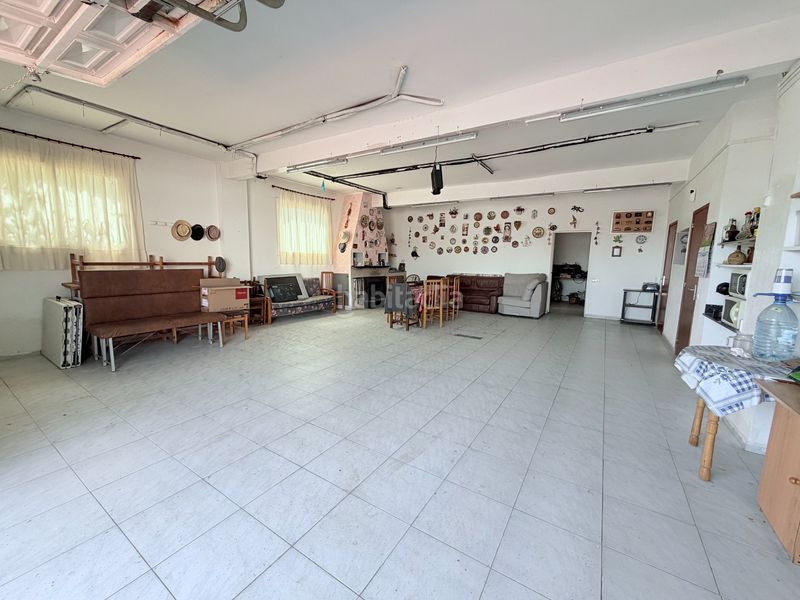 Foto be13b66b-6ea9-4646-99fa-c86194781555. Casa amb xemeneia calefacció aparcament piscina a Terrassa