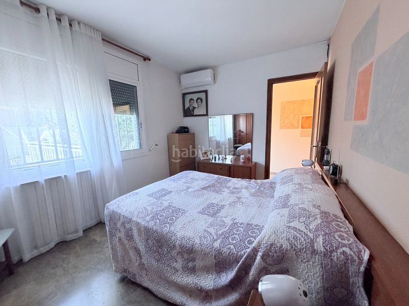Foto d1e3f80f-d57c-43fb-ac8a-051b477b71a7. Casa amb xemeneia calefacció aparcament piscina a Terrassa
