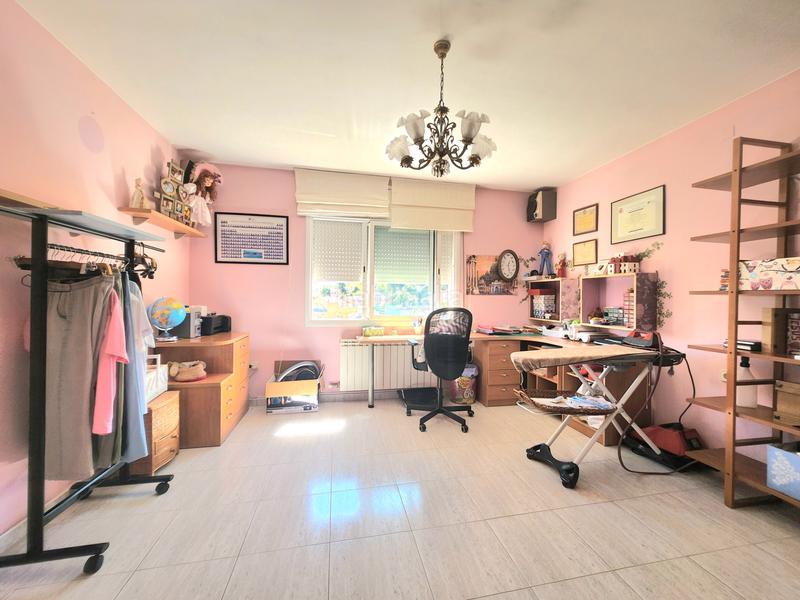 Foto 436a022d-426d-439b-941f-705769fc4a21. Casa impresionante casa con jardin y 5 dormitorios en Rubí