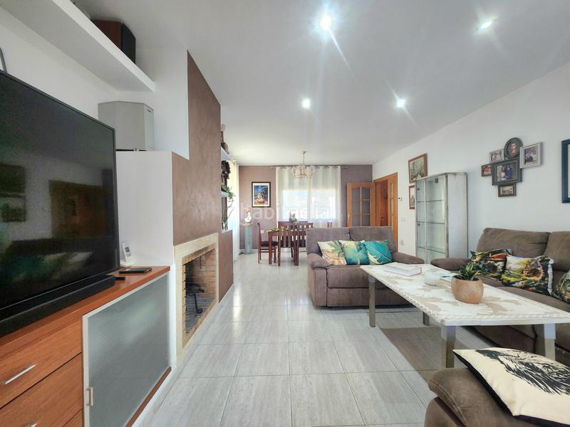 Foto 6ee2b10f-7955-4856-96a9-65f933d448ac. Casa impresionante casa con jardin y 5 dormitorios en Rubí