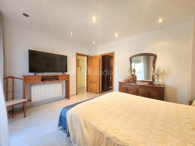 Foto fc3adeec-ef01-4f31-bcf0-63cfe6e5e723. Casa impresionante casa con jardin y 5 dormitorios en Rubí