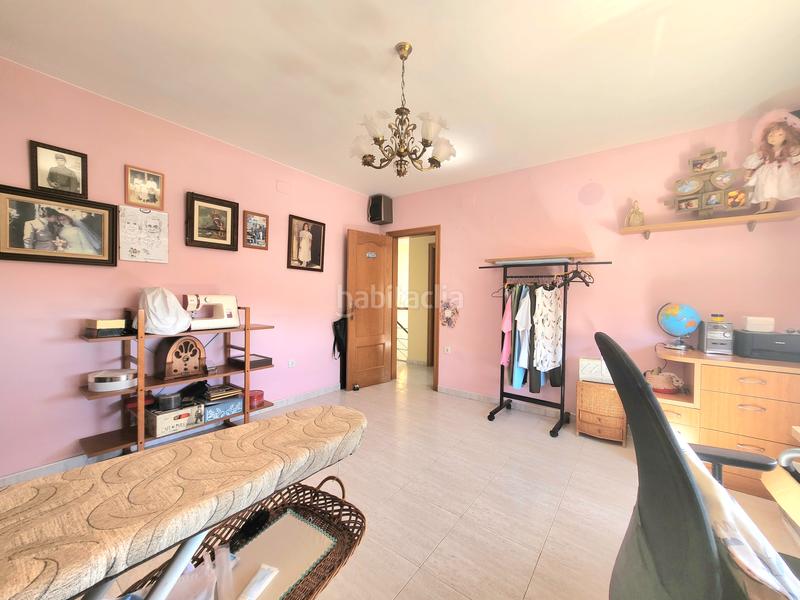 Foto fc794baf-b636-4751-8a83-775eee281115. Casa impresionante casa con jardin y 5 dormitorios en Rubí