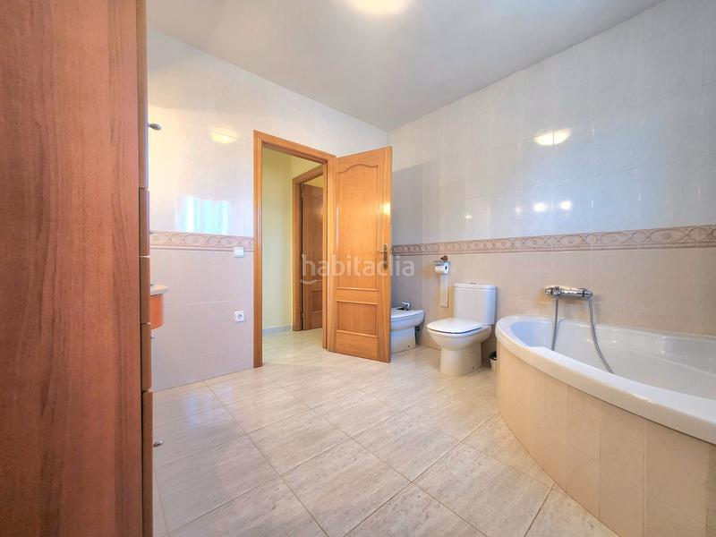 Foto ff935d51-b0db-4c18-9910-c2bde1d88d1e. Casa impresionante casa con jardin y 5 dormitorios en Rubí