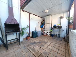 Casa adosada en Poble Nou. Entrada idependiente, exterior , terraza y parking