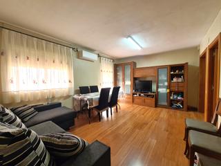 Etagenwohnung in Sant Llorenç. 2 dormitorios dobles y balcón