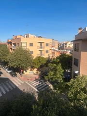Piso en Calle de el castellar 17. ¡gran oportunidad!
