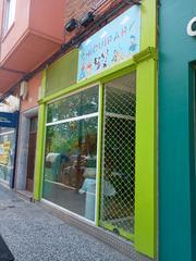 Locale commerciale in Vía de Ramón Pignatelli 3