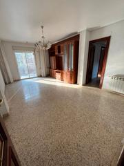Pis  Plaza de gallur. Piso muy amplio totalmente exterior con garaje y trastero – plaz